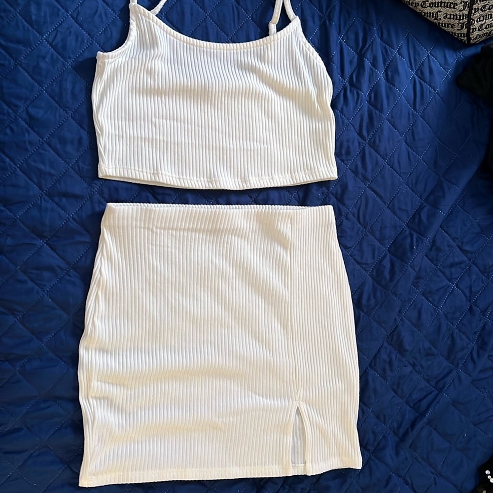 Two piece cream set!